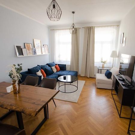 Casarina - Stilvoller Altbau In Zentraler Lage Lägenhet Dresden Exteriör bild