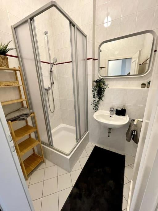 Casarina - Stilvoller Altbau In Zentraler Lage Lägenhet Dresden Exteriör bild