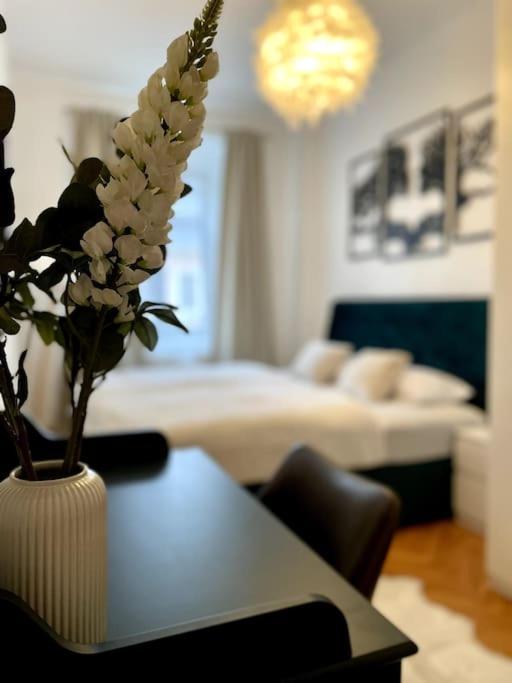 Casarina - Stilvoller Altbau In Zentraler Lage Lägenhet Dresden Exteriör bild