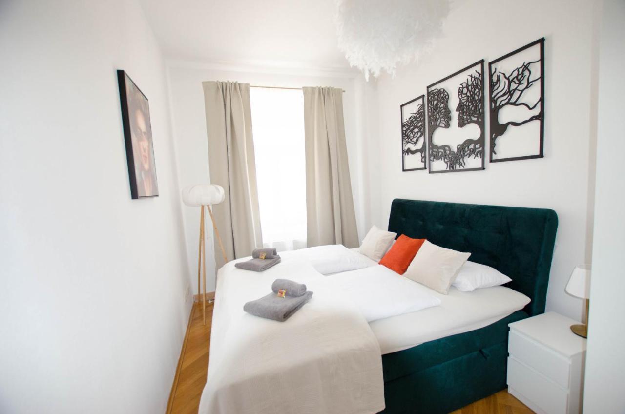 Casarina - Stilvoller Altbau In Zentraler Lage Lägenhet Dresden Exteriör bild