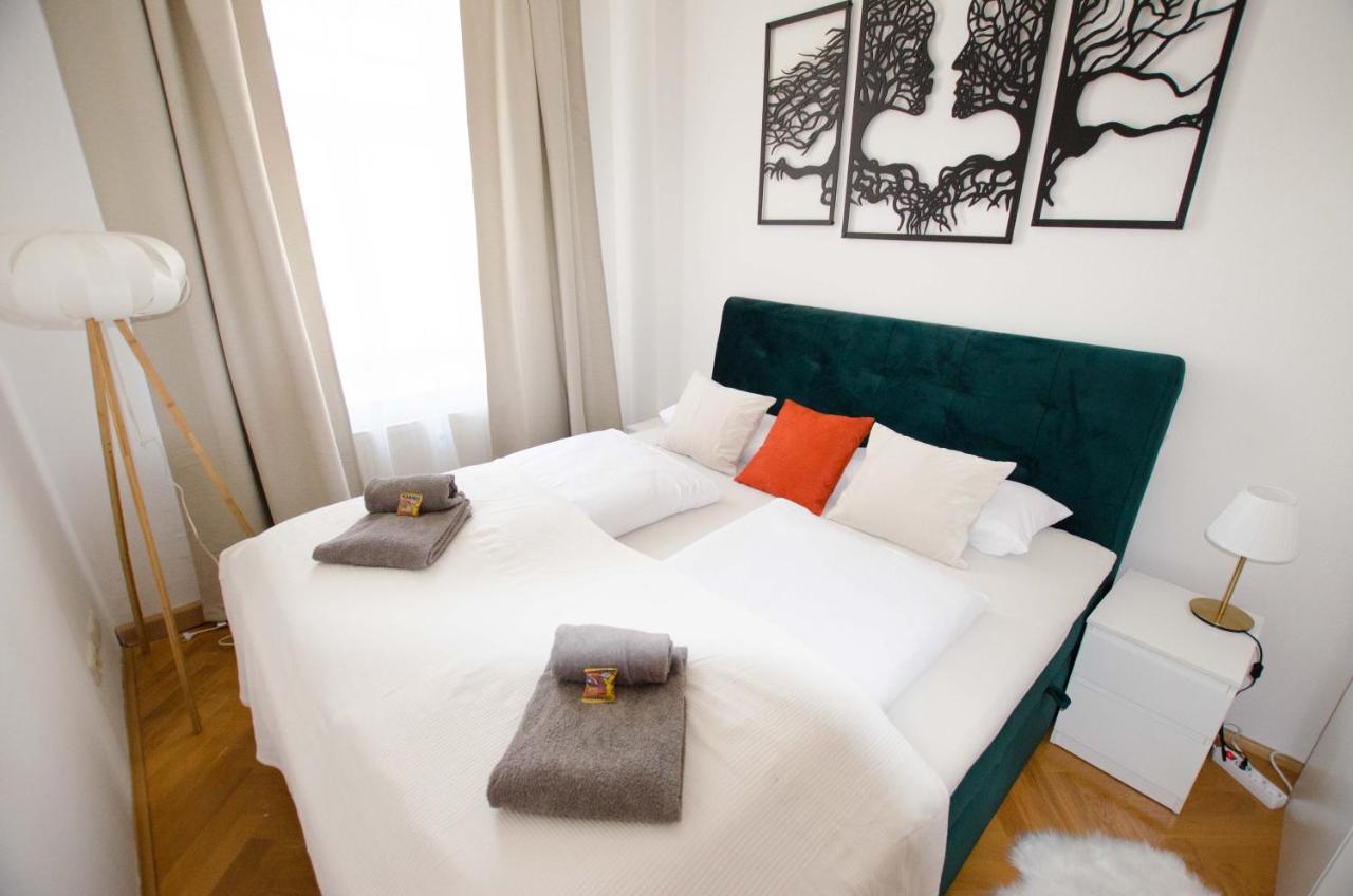 Casarina - Stilvoller Altbau In Zentraler Lage Lägenhet Dresden Exteriör bild