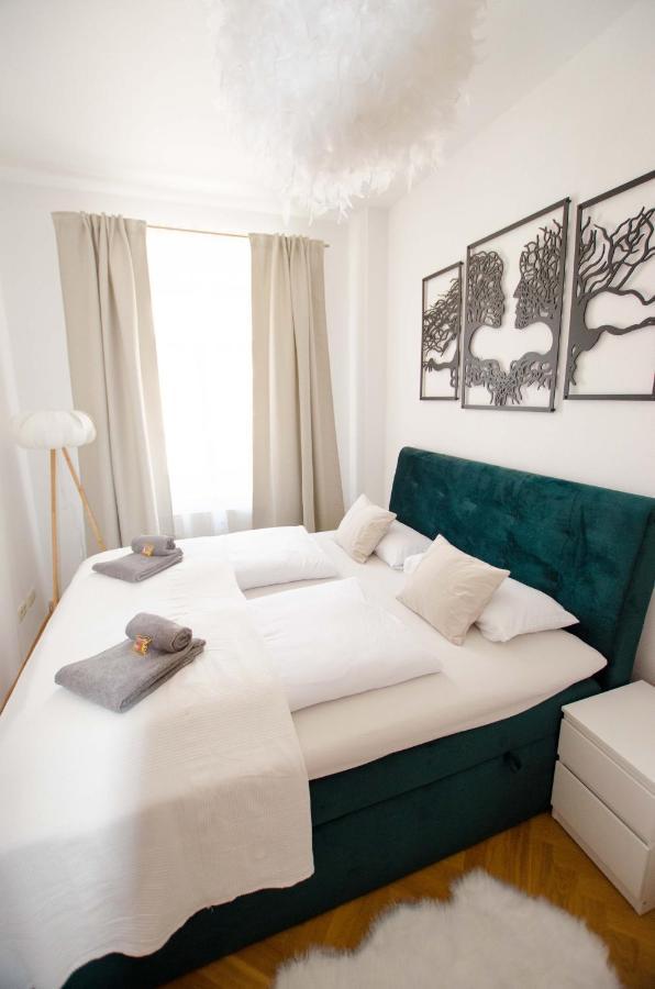 Casarina - Stilvoller Altbau In Zentraler Lage Lägenhet Dresden Exteriör bild