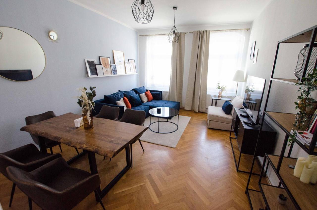 Casarina - Stilvoller Altbau In Zentraler Lage Lägenhet Dresden Exteriör bild