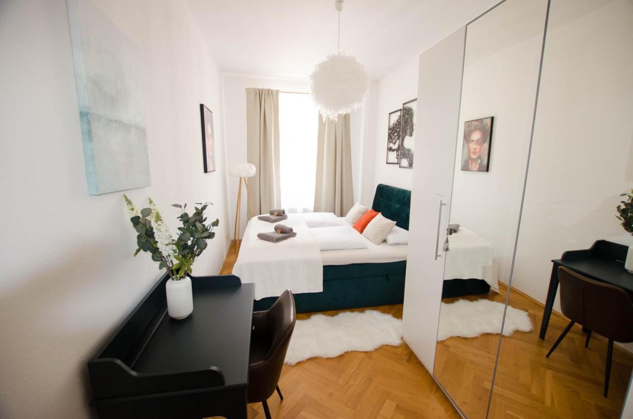 Casarina - Stilvoller Altbau In Zentraler Lage Lägenhet Dresden Exteriör bild