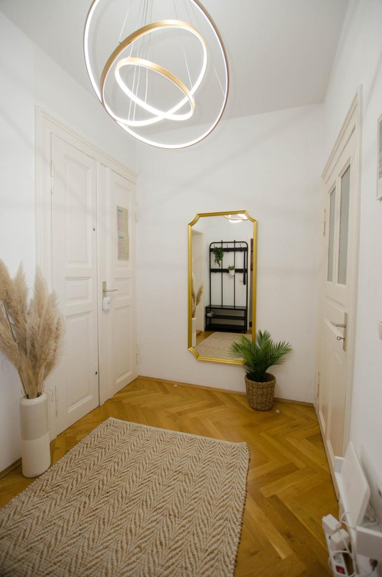Casarina - Stilvoller Altbau In Zentraler Lage Lägenhet Dresden Exteriör bild